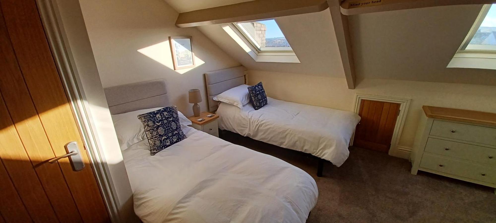 Villa West Cliff Townhouse With Parking à Whitby Extérieur photo