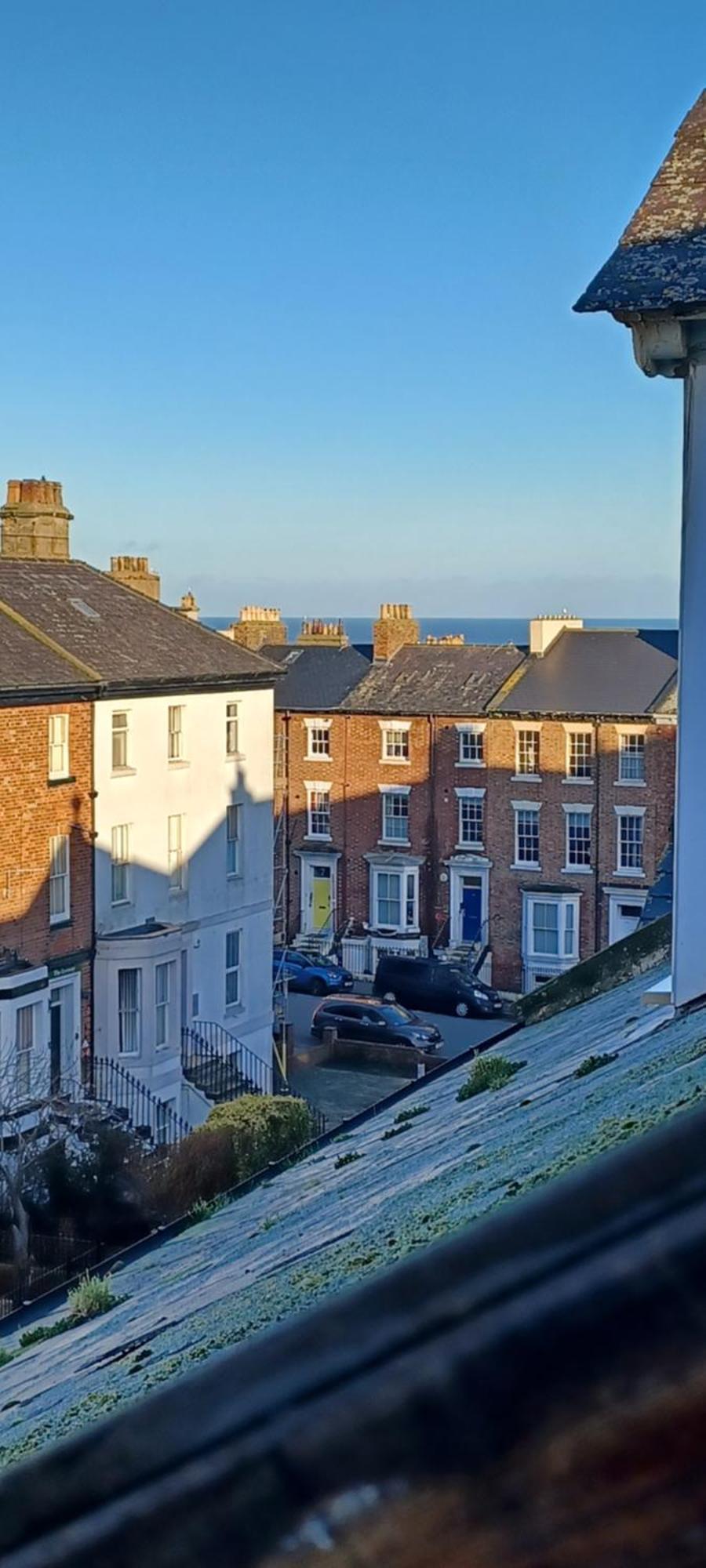 Villa West Cliff Townhouse With Parking à Whitby Extérieur photo
